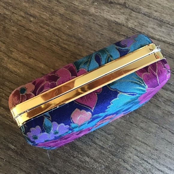 Vintage Floral Tapestry Travel Jewelry Case - Picture 2 of 6